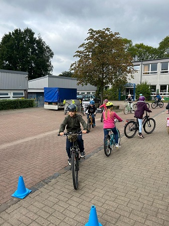 Radfahrtraining mit der Verkehrswacht 9/2024 Radfahrtraining mit der Verkehrswacht 9/2024