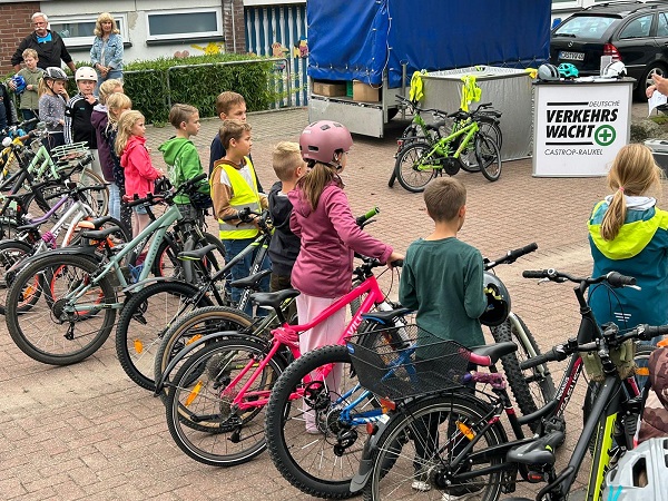 Radfahrtraining mit der Verkehrswacht 9/2024 Radfahrtraining mit der Verkehrswacht 9/2024